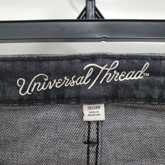 Universal Thread Womans Black Wash Distressed Frayed Hem Denim Skirt Plus 18/34R - Picture 5 of 8